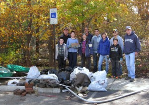 4-Halloween 2015 Powhatan Park Cleanup, invasive removals and planting 018 (2)
